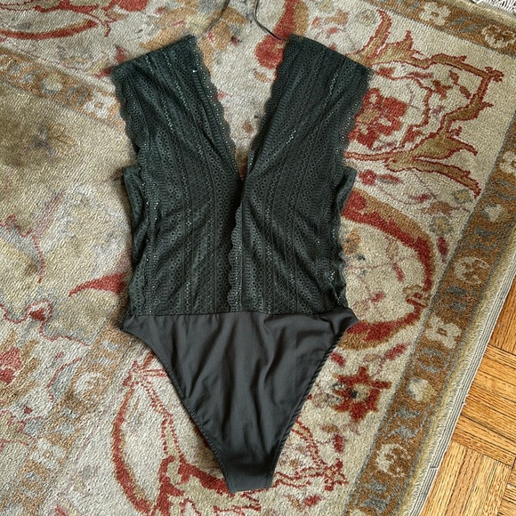 Zara Olive Green Lace Bodysuit - Picture 1 of 4